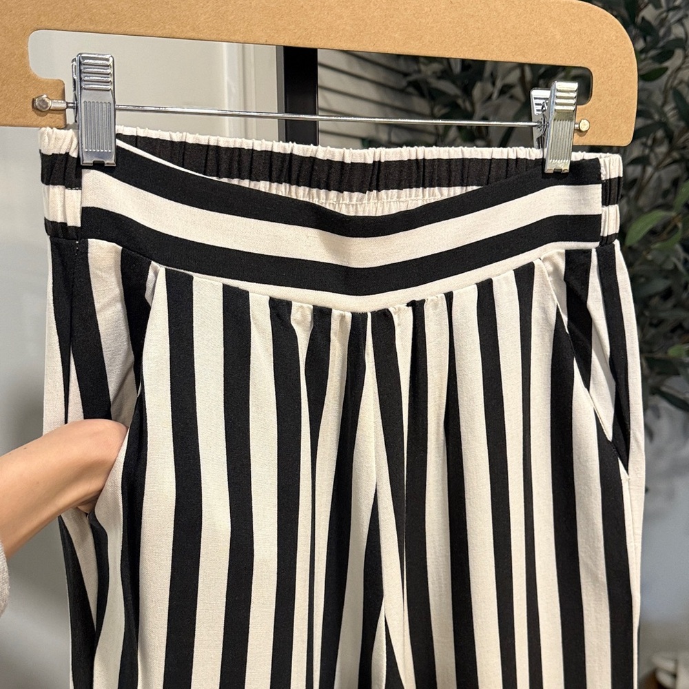 BCBG Generation Black & White Stripe Wide-Leg Pants - Picture 3 of 7